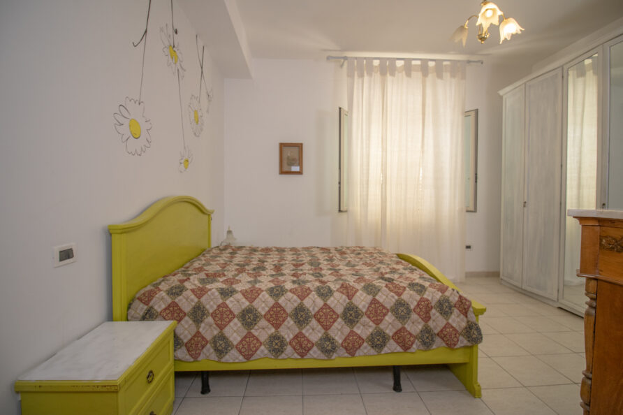 Italy Abruzzo Torre Mannella apartment La casa di Onnello bedroom