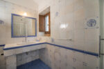 Italy Abruzzo Torre Mannella apartment La Torretta bathroom