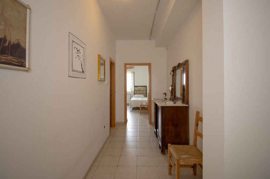 Italy Abruzzo Torre Mannella apartment La casa di Onnello hall