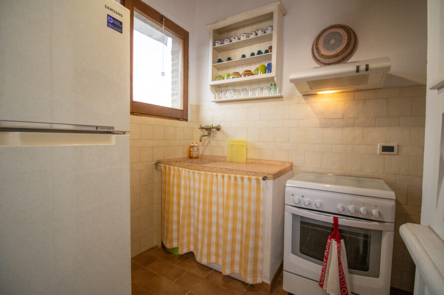 Italy Abruzzo Torre Mannella apartment La casa Di Dante kitchen