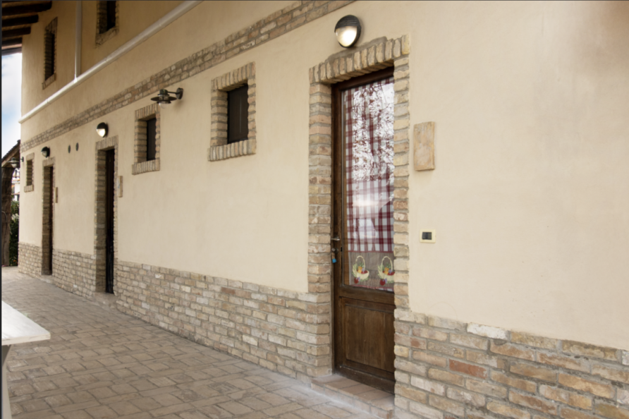 Italy Abruzzo Torre Mannella apartment stables