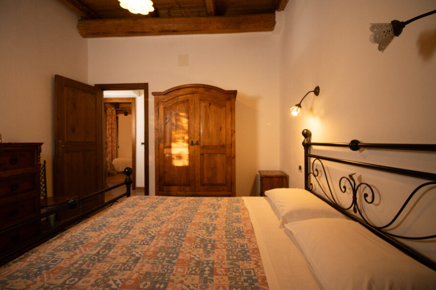 Italy Abruzzo Torre Mannella apartment La casa Di Dante bedroom