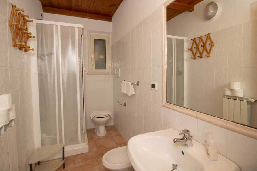 Italy Abruzzo Torre Mannella apartment bathroom